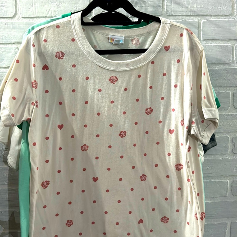LuLaRoe Pink flower and heart Liv T
